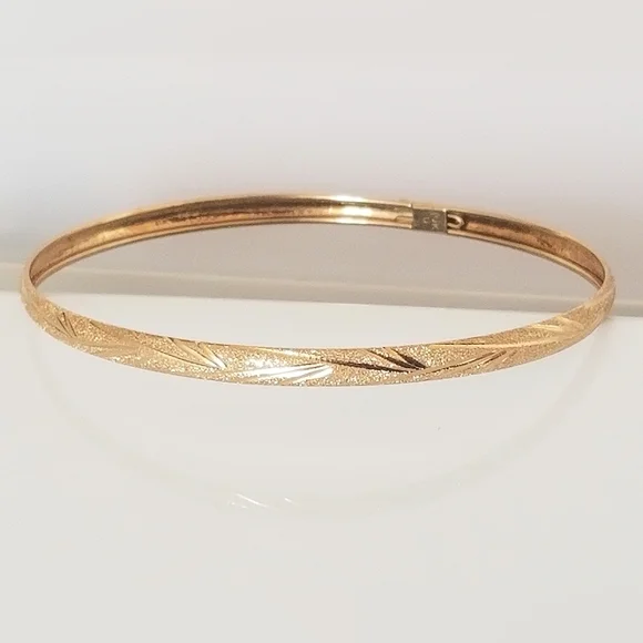 10K Gold Bangle Bracelet